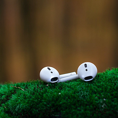 Only one Airpod playing sound?